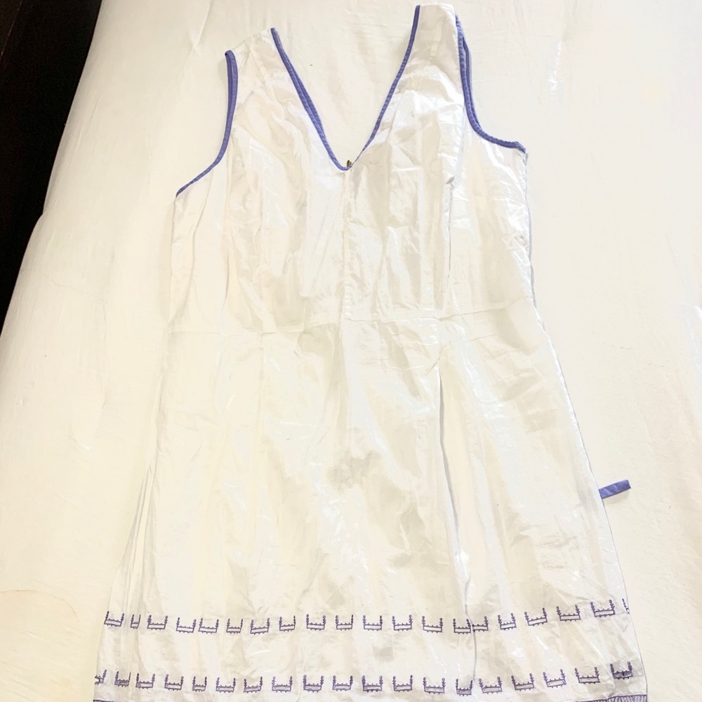 Nougat London size 4